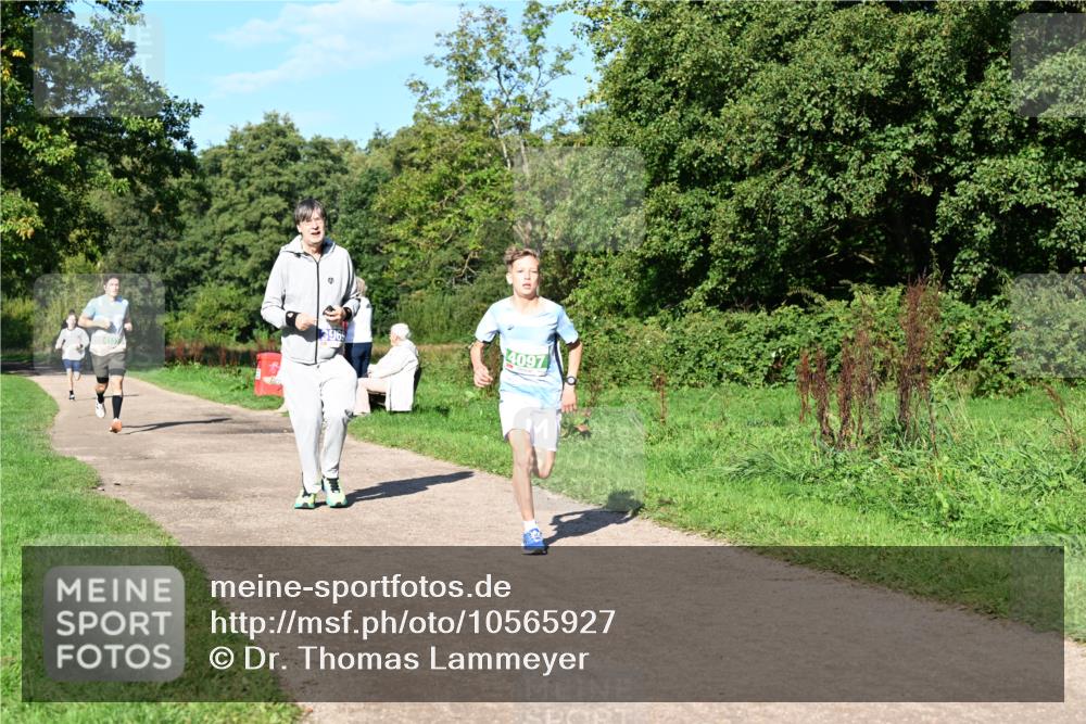27.09.2026 - 35. Volkslauf durch das schöne Alstertal Dr. Thomas Lammeyer http://msf.ph/oto/10565927 27.09.2026 10:38:38 Laufen 4607, 4097 meine-sportfotos.de