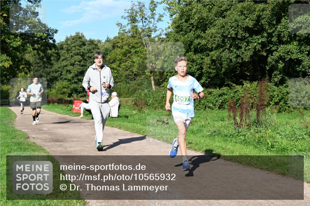 27.09.2026 - 35. Volkslauf durch das schöne Alstertal Dr. Thomas Lammeyer http://msf.ph/oto/10565932 27.09.2026 10:38:39 Laufen 3969, 4097 meine-sportfotos.de