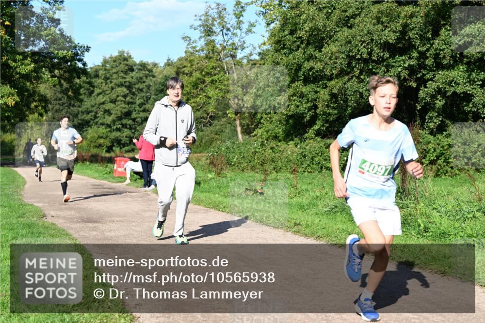 27.09.2026 - 35. Volkslauf durch das schöne Alstertal Dr. Thomas Lammeyer http://msf.ph/oto/10565938 27.09.2026 10:38:39 Laufen 4091 meine-sportfotos.de