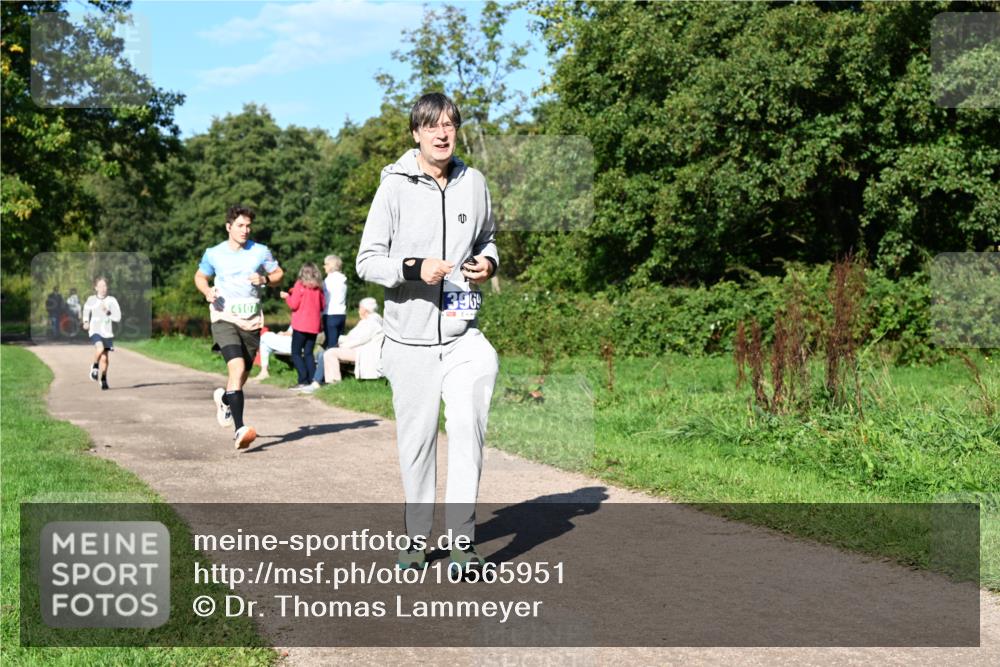 27.09.2026 - 35. Volkslauf durch das schöne Alstertal Dr. Thomas Lammeyer http://msf.ph/oto/10565951 27.09.2026 10:38:41 Laufen 4107, 3969 meine-sportfotos.de