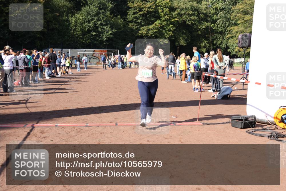 27.09.2026 - 35. Volkslauf durch das schöne Alstertal Strokosch-Dieckow http://msf.ph/oto/10565979 27.09.2026 11:06:21 Ziel 4176 meine-sportfotos.de