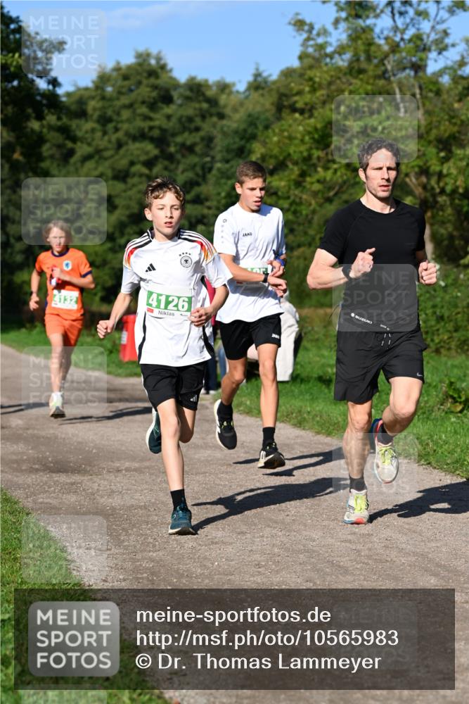 27.09.2026 - 35. Volkslauf durch das schöne Alstertal Dr. Thomas Lammeyer http://msf.ph/oto/10565983 27.09.2026 10:38:56 Laufen 4126 meine-sportfotos.de