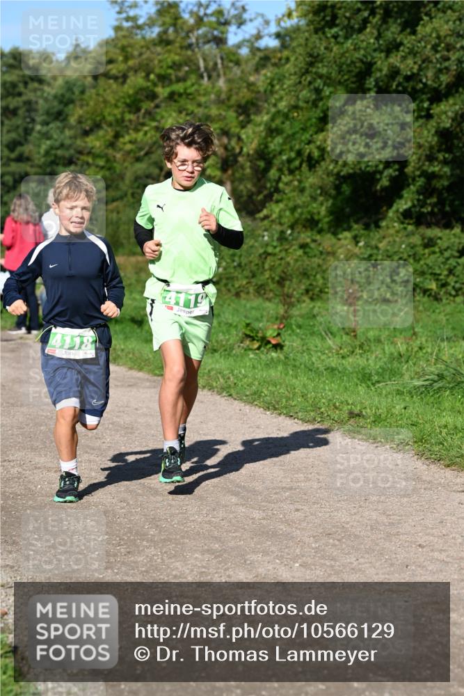 27.09.2026 - 35. Volkslauf durch das schöne Alstertal Dr. Thomas Lammeyer http://msf.ph/oto/10566129 27.09.2026 10:39:21 Laufen 4118, 4119 meine-sportfotos.de