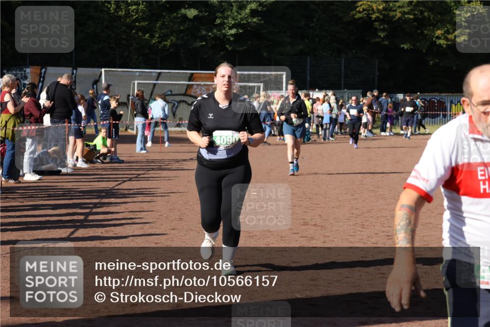 27.09.2026 - 35. Volkslauf durch das schöne Alstertal Strokosch-Dieckow http://msf.ph/oto/10566157 27.09.2026 11:05:47 Ziel 4090, 4170, 4955 meine-sportfotos.de