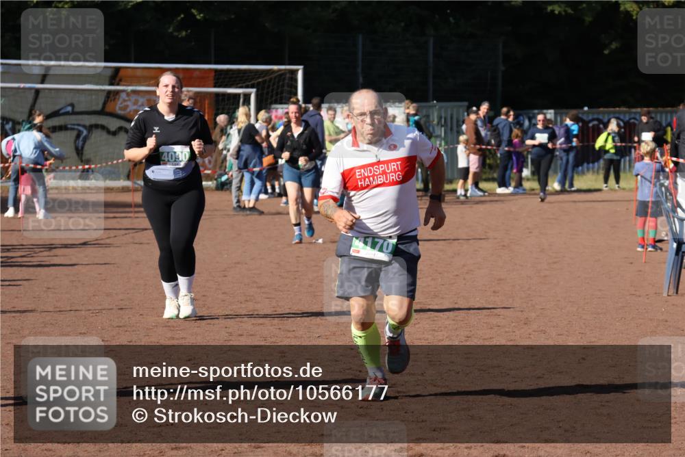 27.09.2026 - 35. Volkslauf durch das schöne Alstertal Strokosch-Dieckow http://msf.ph/oto/10566177 27.09.2026 11:05:43 Ziel 4090, 4170 meine-sportfotos.de