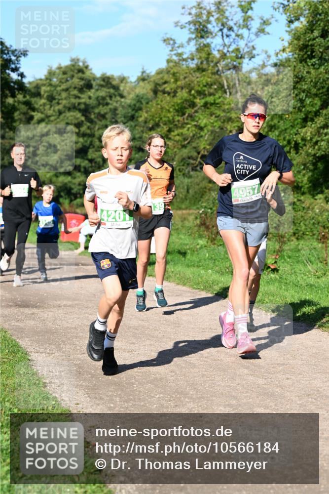 27.09.2026 - 35. Volkslauf durch das schöne Alstertal Dr. Thomas Lammeyer http://msf.ph/oto/10566184 27.09.2026 10:39:30 Laufen 4201, 139, 4957 meine-sportfotos.de