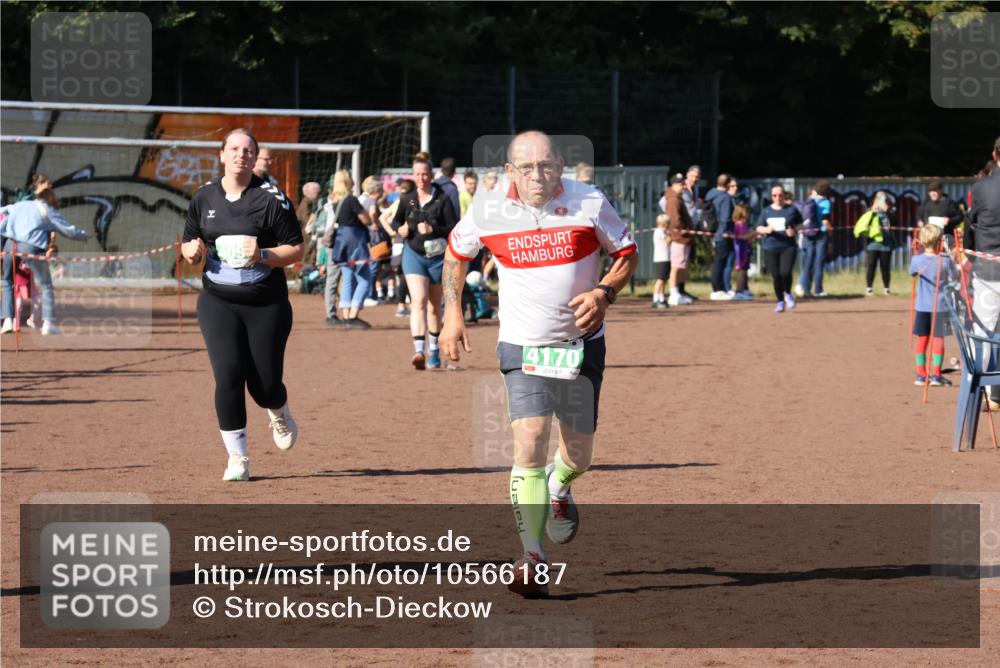 27.09.2026 - 35. Volkslauf durch das schöne Alstertal Strokosch-Dieckow http://msf.ph/oto/10566187 27.09.2026 11:05:43 Ziel 4090, 4170 meine-sportfotos.de