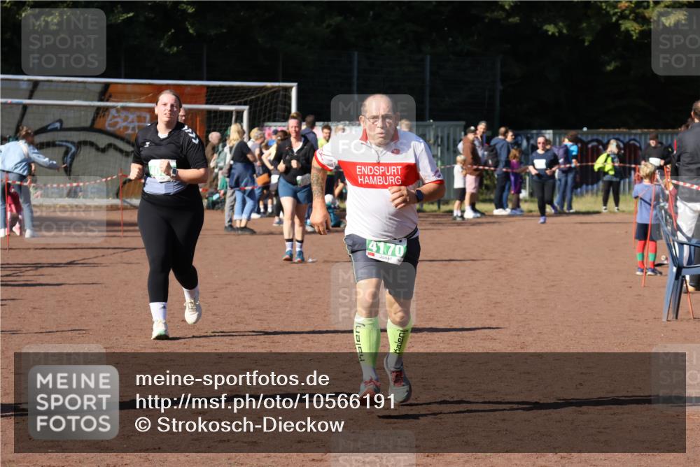 27.09.2026 - 35. Volkslauf durch das schöne Alstertal Strokosch-Dieckow http://msf.ph/oto/10566191 27.09.2026 11:05:43 Ziel 4090, 4170 meine-sportfotos.de