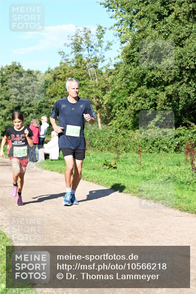 27.09.2026 - 35. Volkslauf durch das schöne Alstertal Dr. Thomas Lammeyer http://msf.ph/oto/10566218 27.09.2026 10:39:36 Laufen 4104, 4105 meine-sportfotos.de