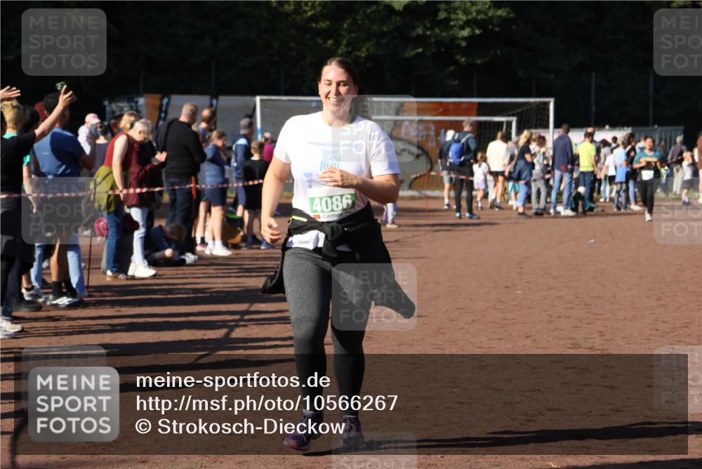 27.09.2026 - 35. Volkslauf durch das schöne Alstertal Strokosch-Dieckow http://msf.ph/oto/10566267 27.09.2026 11:05:09 Ziel 4086 meine-sportfotos.de