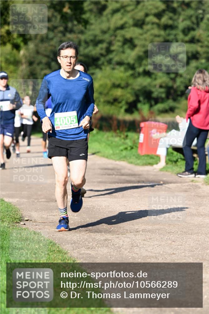27.09.2026 - 35. Volkslauf durch das schöne Alstertal Dr. Thomas Lammeyer http://msf.ph/oto/10566289 27.09.2026 10:39:50 Laufen 4005 meine-sportfotos.de