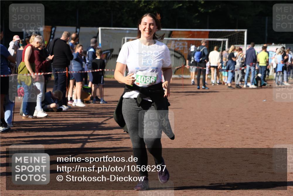 27.09.2026 - 35. Volkslauf durch das schöne Alstertal Strokosch-Dieckow http://msf.ph/oto/10566297 27.09.2026 11:05:08 Ziel 4086 meine-sportfotos.de