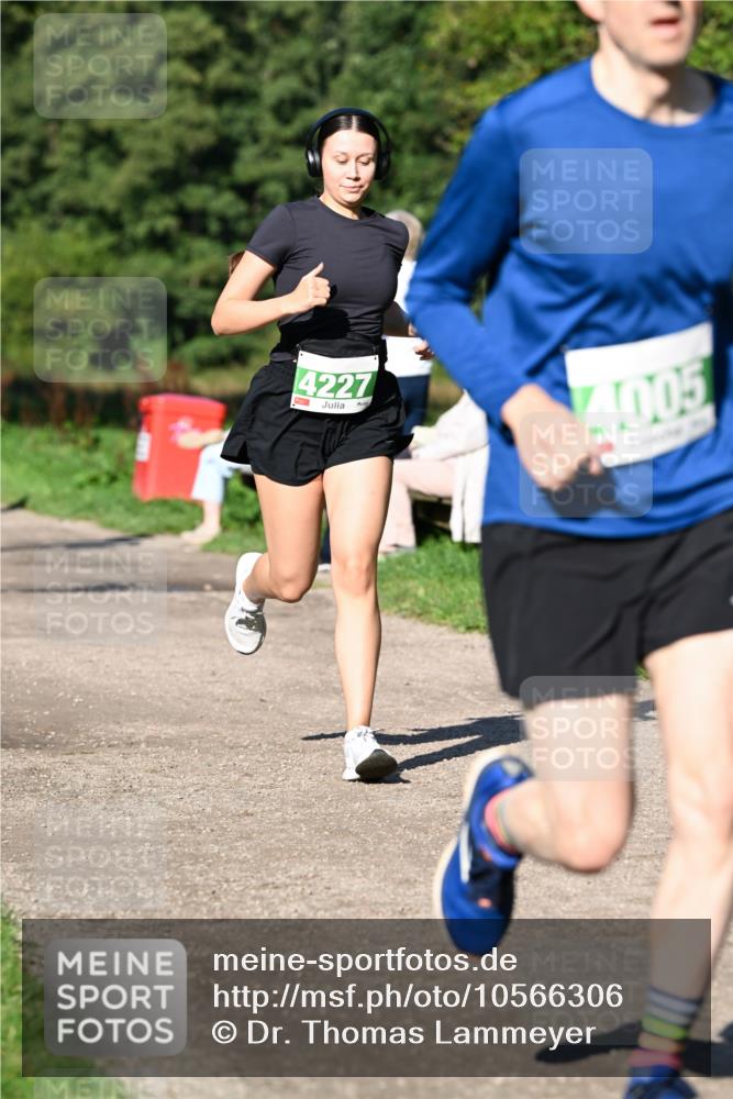 27.09.2026 - 35. Volkslauf durch das schöne Alstertal Dr. Thomas Lammeyer http://msf.ph/oto/10566306 27.09.2026 10:39:53 Laufen 4227, 4005 meine-sportfotos.de
