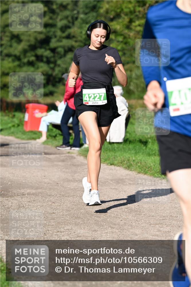 27.09.2026 - 35. Volkslauf durch das schöne Alstertal Dr. Thomas Lammeyer http://msf.ph/oto/10566309 27.09.2026 10:39:53 Laufen 4227, 40 meine-sportfotos.de