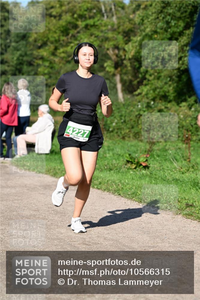 27.09.2026 - 35. Volkslauf durch das schöne Alstertal Dr. Thomas Lammeyer http://msf.ph/oto/10566315 27.09.2026 10:39:53 Laufen 4227 meine-sportfotos.de