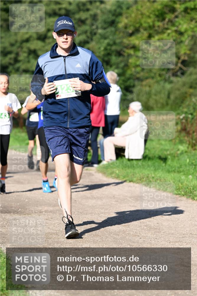 27.09.2026 - 35. Volkslauf durch das schöne Alstertal Dr. Thomas Lammeyer http://msf.ph/oto/10566330 27.09.2026 10:39:56 Laufen 43, 423 meine-sportfotos.de