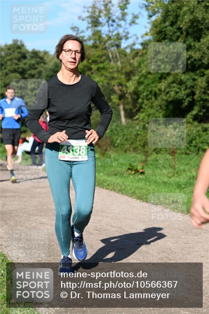 27.09.2026 - 35. Volkslauf durch das schöne Alstertal Dr. Thomas Lammeyer http://msf.ph/oto/10566367 27.09.2026 10:40:02 Laufen 4338 meine-sportfotos.de