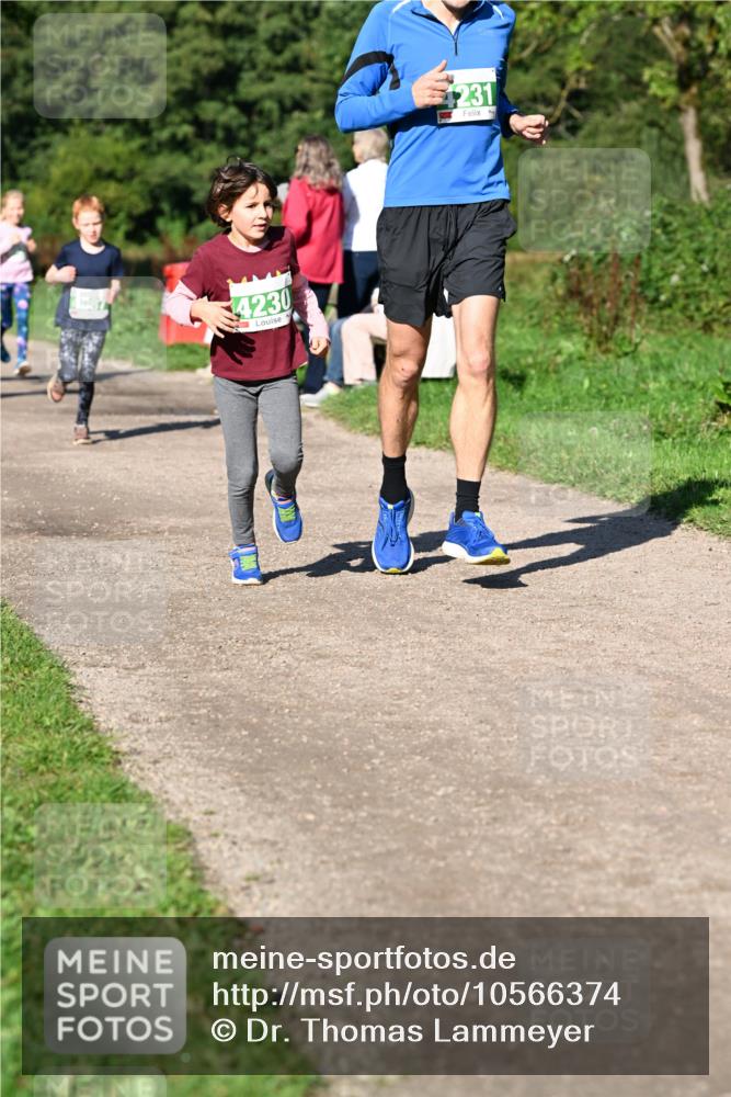 27.09.2026 - 35. Volkslauf durch das schöne Alstertal Dr. Thomas Lammeyer http://msf.ph/oto/10566374 27.09.2026 10:40:04 Laufen 4230, 231 meine-sportfotos.de