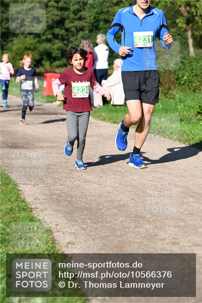 27.09.2026 - 35. Volkslauf durch das schöne Alstertal Dr. Thomas Lammeyer http://msf.ph/oto/10566376 27.09.2026 10:40:04 Laufen 4230, 4231 meine-sportfotos.de