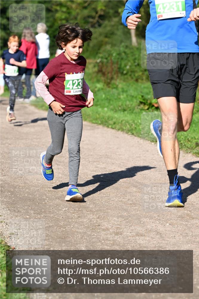27.09.2026 - 35. Volkslauf durch das schöne Alstertal Dr. Thomas Lammeyer http://msf.ph/oto/10566386 27.09.2026 10:40:05 Laufen 423, 4231 meine-sportfotos.de