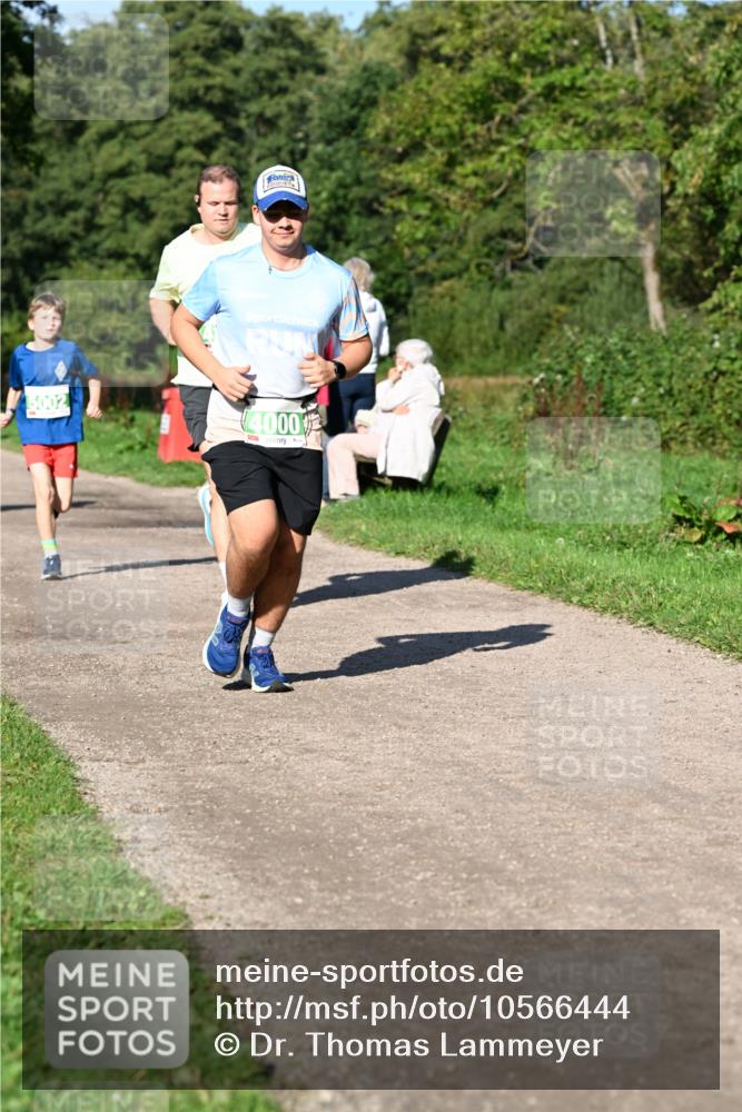 27.09.2026 - 35. Volkslauf durch das schöne Alstertal Dr. Thomas Lammeyer http://msf.ph/oto/10566444 27.09.2026 10:40:15 Laufen 5002, 4000, 100 meine-sportfotos.de