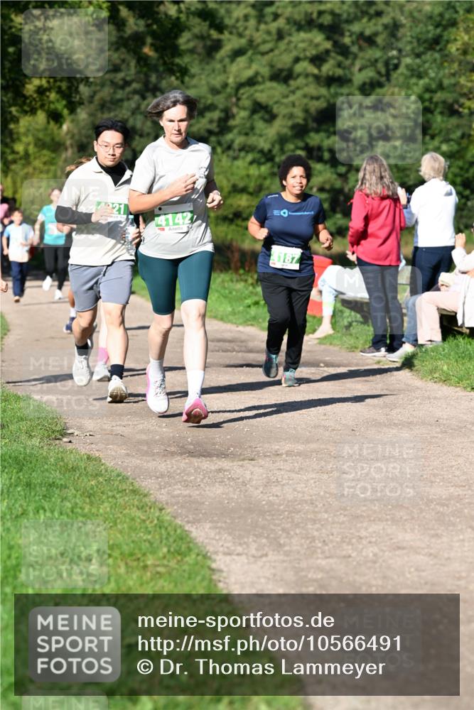 27.09.2026 - 35. Volkslauf durch das schöne Alstertal Dr. Thomas Lammeyer http://msf.ph/oto/10566491 27.09.2026 10:40:22 Laufen 21, 4142, 4187 meine-sportfotos.de