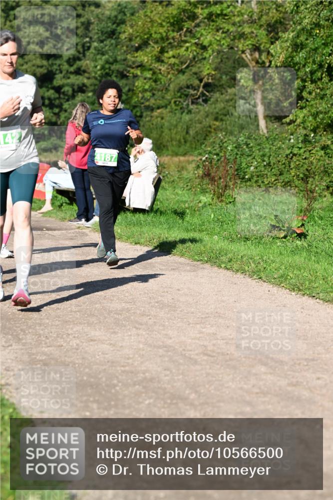 27.09.2026 - 35. Volkslauf durch das schöne Alstertal Dr. Thomas Lammeyer http://msf.ph/oto/10566500 27.09.2026 10:40:23 Laufen 142, 4187 meine-sportfotos.de