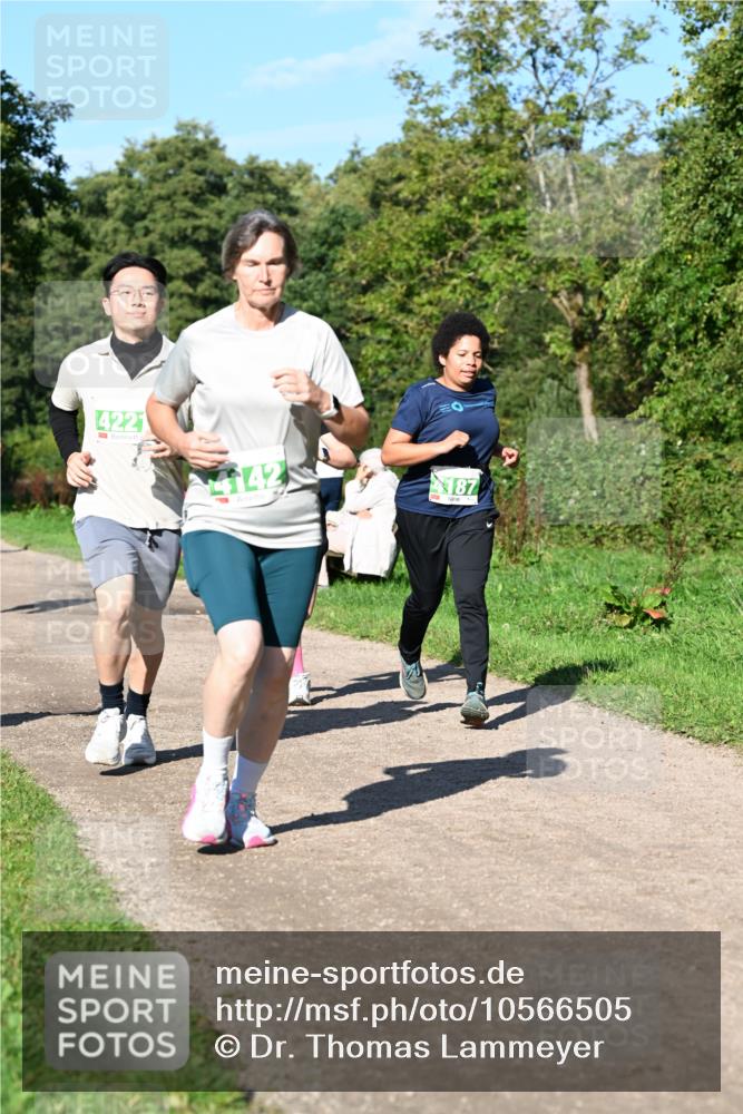 27.09.2026 - 35. Volkslauf durch das schöne Alstertal Dr. Thomas Lammeyer http://msf.ph/oto/10566505 27.09.2026 10:40:24 Laufen 4221, 4142, 187 meine-sportfotos.de