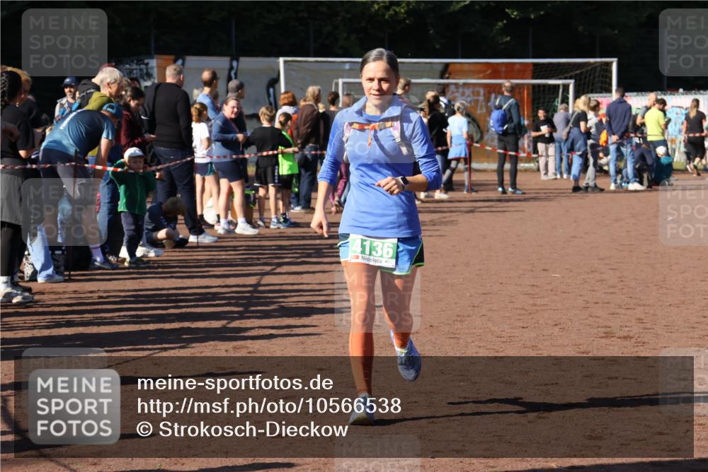 27.09.2026 - 35. Volkslauf durch das schöne Alstertal Strokosch-Dieckow http://msf.ph/oto/10566538 27.09.2026 11:03:53 Ziel 4136 meine-sportfotos.de