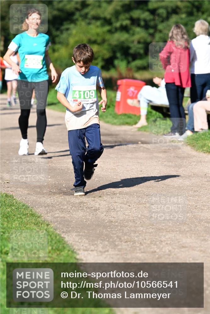 27.09.2026 - 35. Volkslauf durch das schöne Alstertal Dr. Thomas Lammeyer http://msf.ph/oto/10566541 27.09.2026 10:40:30 Laufen 4109 meine-sportfotos.de