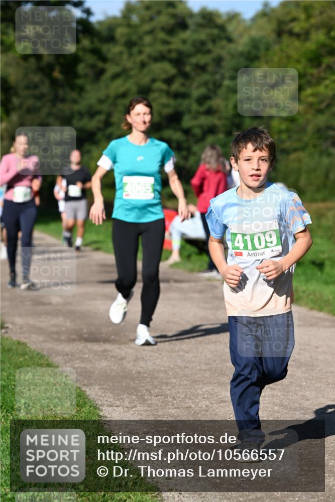 27.09.2026 - 35. Volkslauf durch das schöne Alstertal Dr. Thomas Lammeyer http://msf.ph/oto/10566557 27.09.2026 10:40:33 Laufen 4065, 4109 meine-sportfotos.de