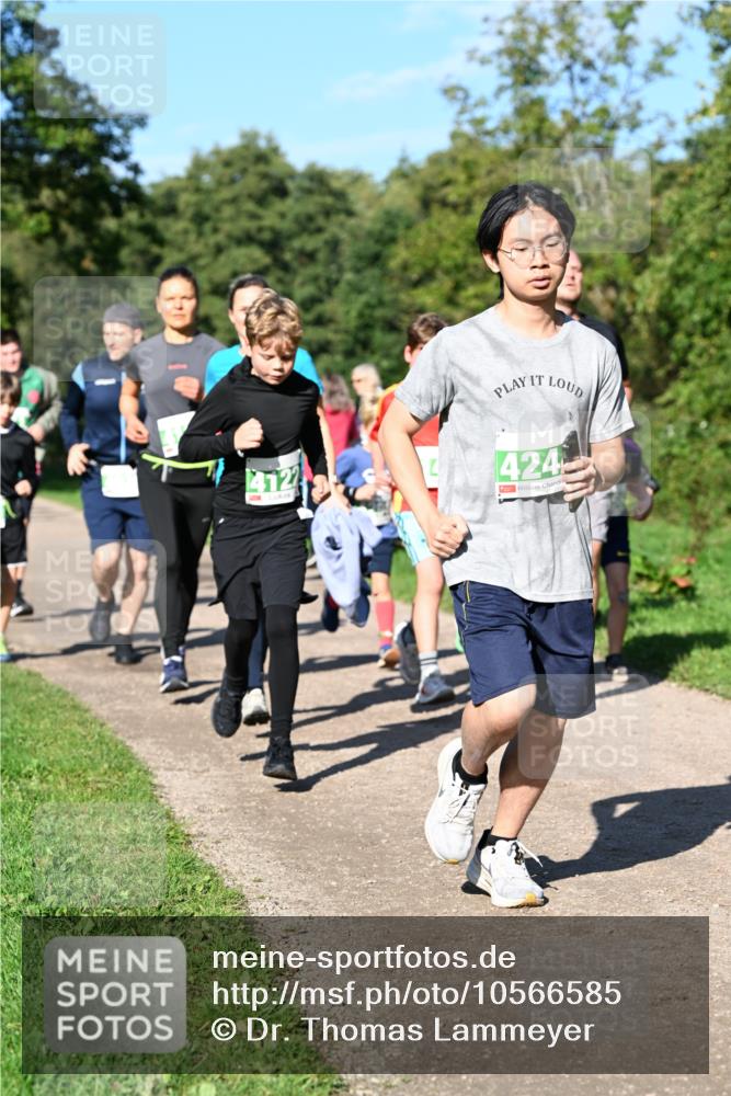 27.09.2026 - 35. Volkslauf durch das schöne Alstertal Dr. Thomas Lammeyer http://msf.ph/oto/10566585 27.09.2026 10:40:41 Laufen 412, 424 meine-sportfotos.de