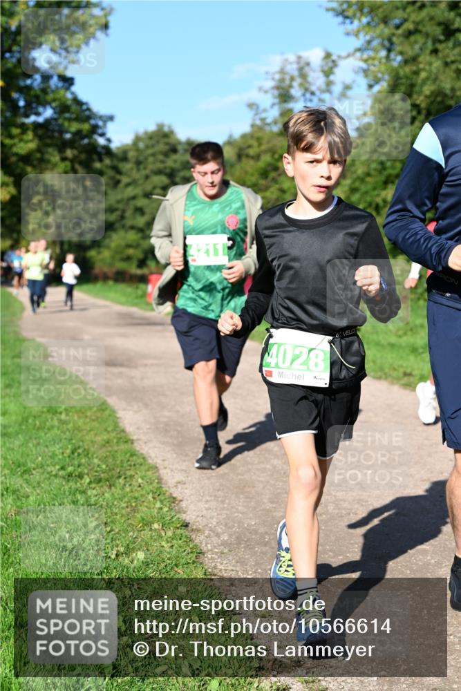 27.09.2026 - 35. Volkslauf durch das schöne Alstertal Dr. Thomas Lammeyer http://msf.ph/oto/10566614 27.09.2026 10:40:45 Laufen 4211, 4028 meine-sportfotos.de
