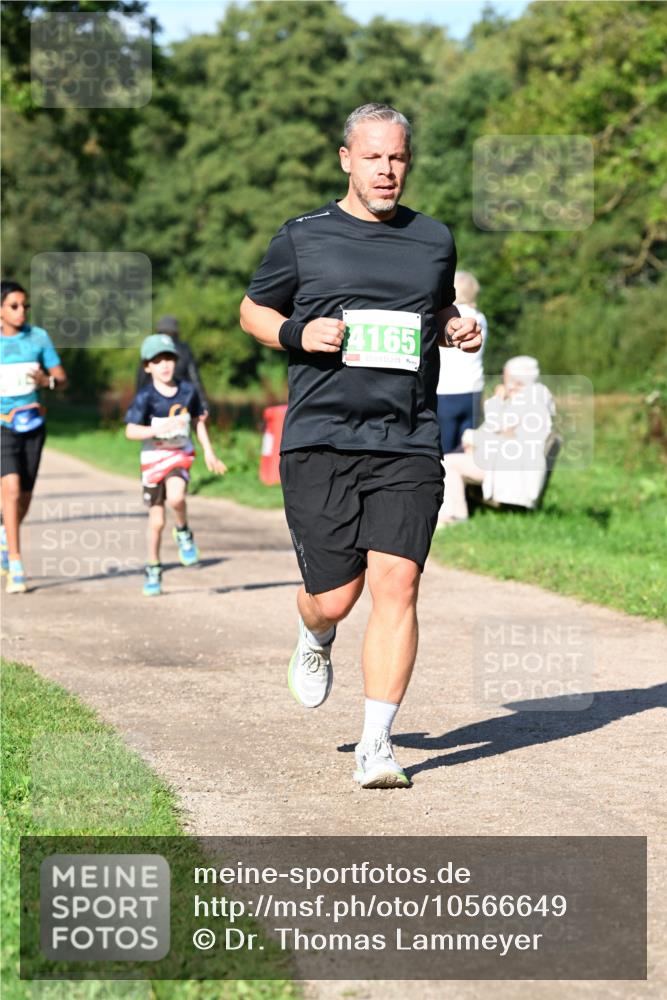 27.09.2026 - 35. Volkslauf durch das schöne Alstertal Dr. Thomas Lammeyer http://msf.ph/oto/10566649 27.09.2026 10:40:55 Laufen 4165 meine-sportfotos.de