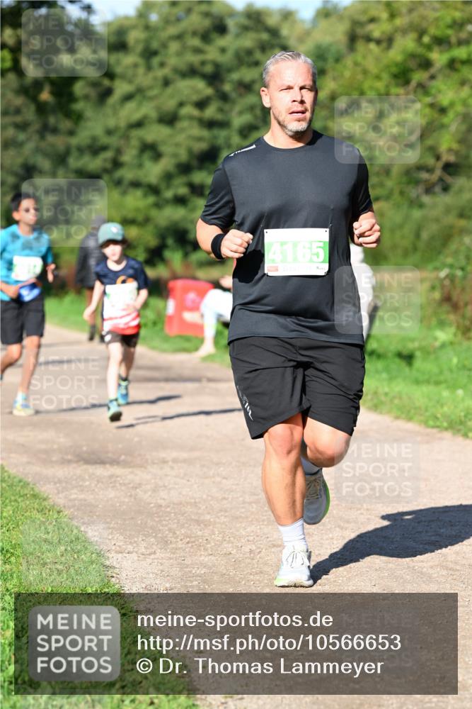 27.09.2026 - 35. Volkslauf durch das schöne Alstertal Dr. Thomas Lammeyer http://msf.ph/oto/10566653 27.09.2026 10:40:55 Laufen 4165 meine-sportfotos.de