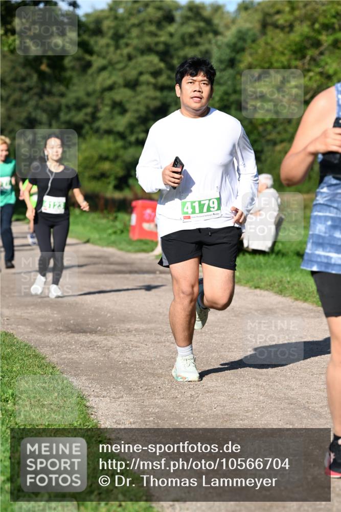27.09.2026 - 35. Volkslauf durch das schöne Alstertal Dr. Thomas Lammeyer http://msf.ph/oto/10566704 27.09.2026 10:41:02 Laufen 4123, 4179 meine-sportfotos.de