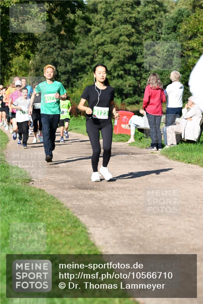 27.09.2026 - 35. Volkslauf durch das schöne Alstertal Dr. Thomas Lammeyer http://msf.ph/oto/10566710 27.09.2026 10:41:04 Laufen 401, 4177, 4123, 031, 167 meine-sportfotos.de
