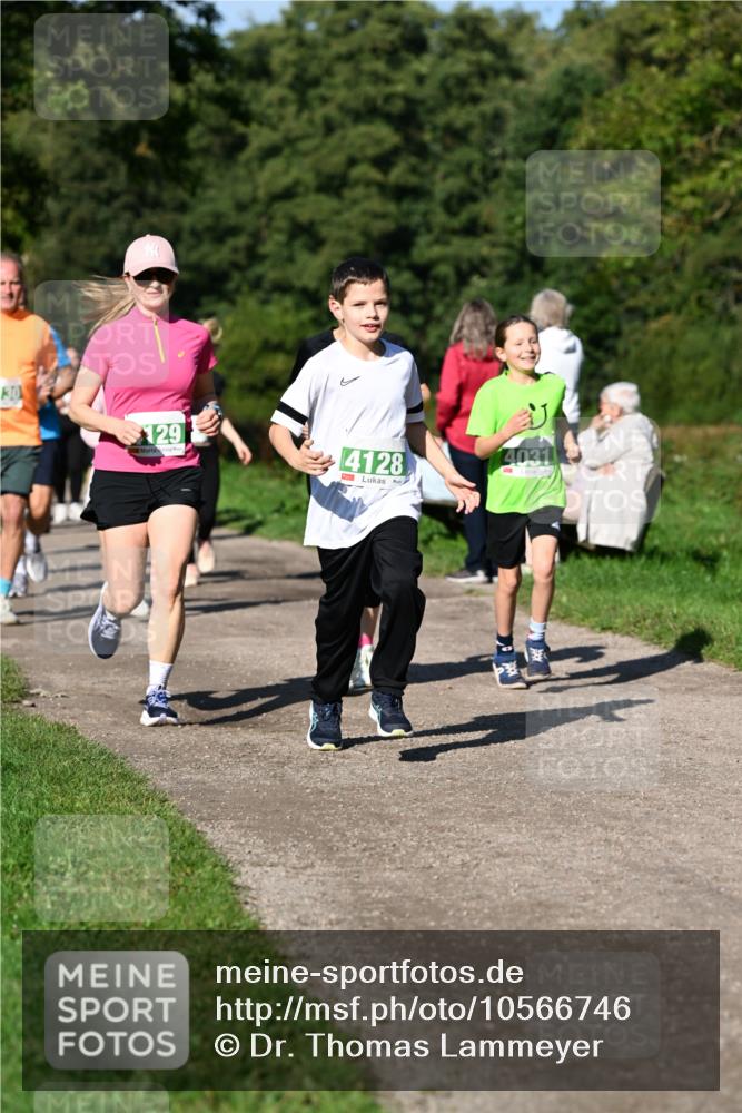 27.09.2026 - 35. Volkslauf durch das schöne Alstertal Dr. Thomas Lammeyer http://msf.ph/oto/10566746 27.09.2026 10:41:09 Laufen 30, 129, 4128, 4031 meine-sportfotos.de