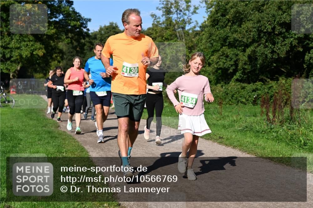 27.09.2026 - 35. Volkslauf durch das schöne Alstertal Dr. Thomas Lammeyer http://msf.ph/oto/10566769 27.09.2026 10:41:14 Laufen 408, 4, 93, 4130, 4134 meine-sportfotos.de