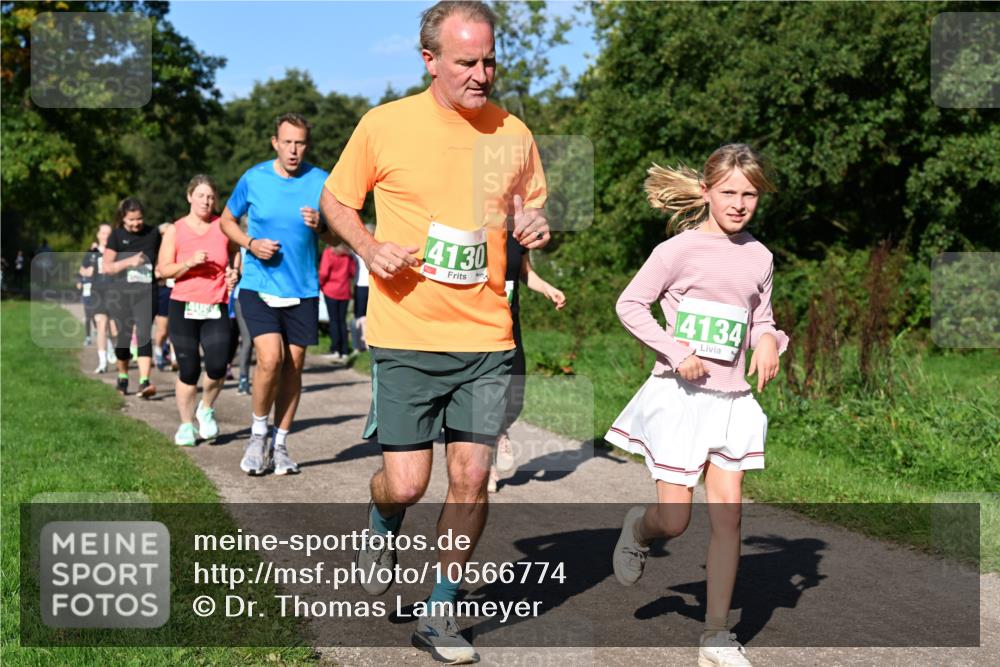 27.09.2026 - 35. Volkslauf durch das schöne Alstertal Dr. Thomas Lammeyer http://msf.ph/oto/10566774 27.09.2026 10:41:14 Laufen 4084, 4130, 4134 meine-sportfotos.de