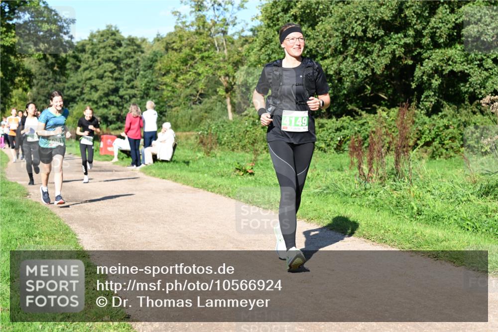 27.09.2026 - 35. Volkslauf durch das schöne Alstertal Dr. Thomas Lammeyer http://msf.ph/oto/10566924 27.09.2026 10:41:40 Laufen 4081, 4149 meine-sportfotos.de