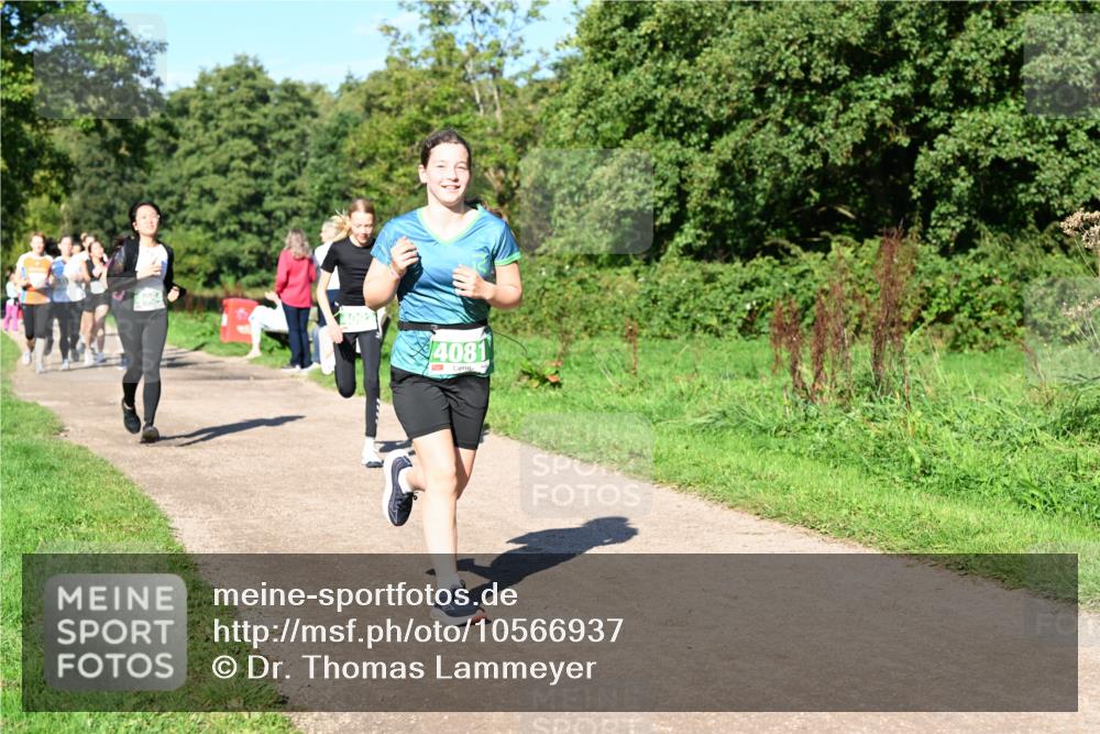 27.09.2026 - 35. Volkslauf durch das schöne Alstertal Dr. Thomas Lammeyer http://msf.ph/oto/10566937 27.09.2026 10:41:42 Laufen 4092, 4081 meine-sportfotos.de