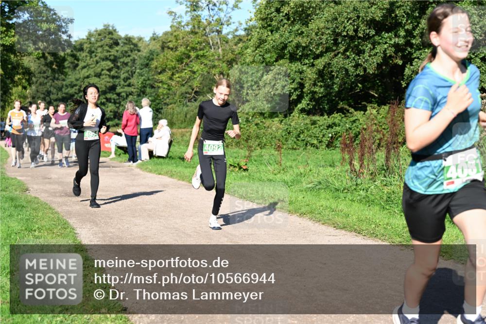 27.09.2026 - 35. Volkslauf durch das schöne Alstertal Dr. Thomas Lammeyer http://msf.ph/oto/10566944 27.09.2026 10:41:42 Laufen 4092, 4081 meine-sportfotos.de