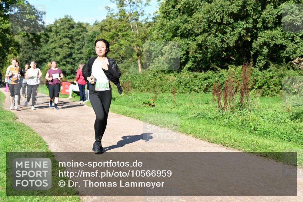 27.09.2026 - 35. Volkslauf durch das schöne Alstertal Dr. Thomas Lammeyer http://msf.ph/oto/10566959 27.09.2026 10:41:44 Laufen 4954 meine-sportfotos.de
