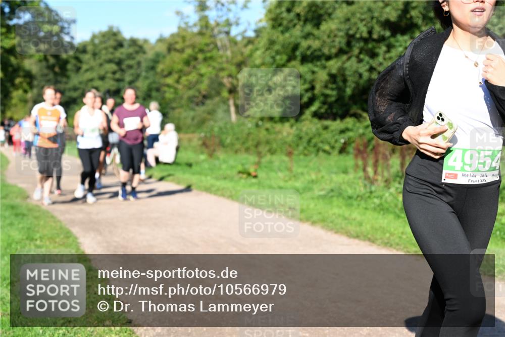 27.09.2026 - 35. Volkslauf durch das schöne Alstertal Dr. Thomas Lammeyer http://msf.ph/oto/10566979 27.09.2026 10:41:46 Laufen 4954 meine-sportfotos.de