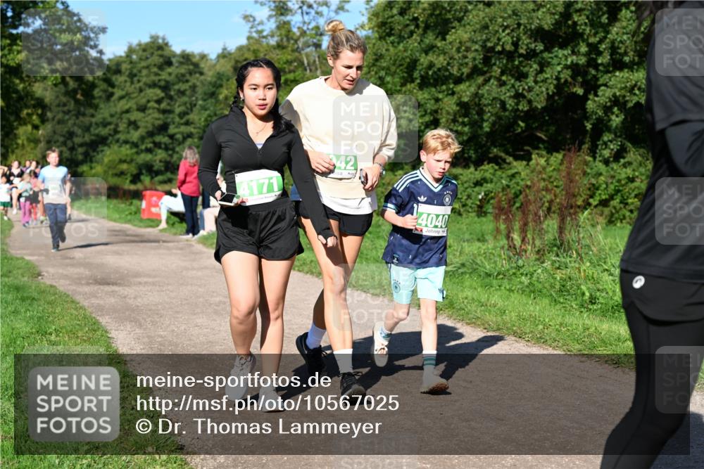 27.09.2026 - 35. Volkslauf durch das schöne Alstertal Dr. Thomas Lammeyer http://msf.ph/oto/10567025 27.09.2026 10:41:52 Laufen 4171, 42, 4040 meine-sportfotos.de