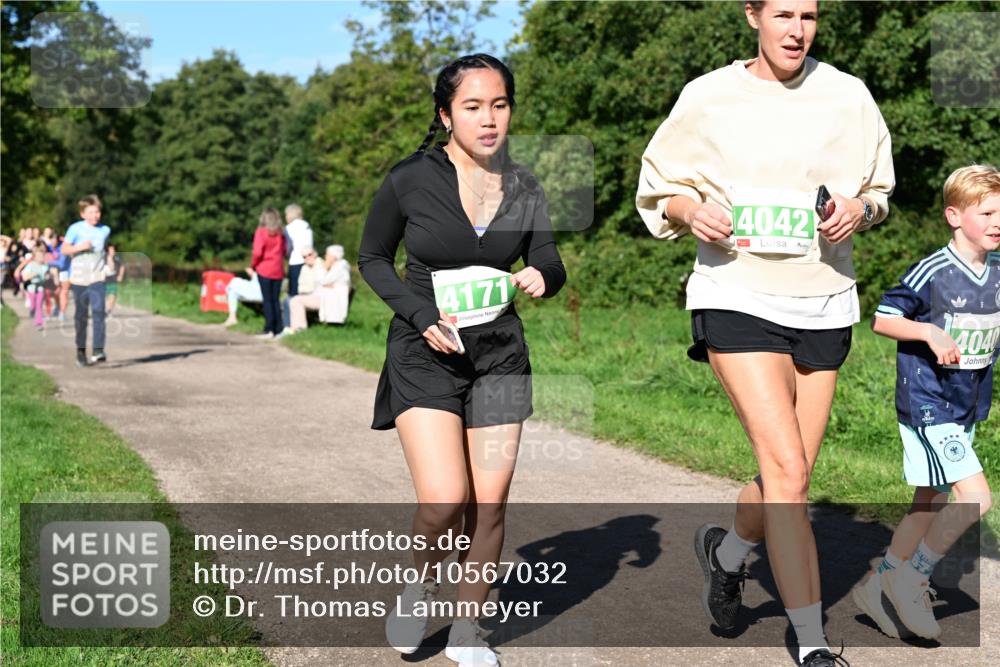 27.09.2026 - 35. Volkslauf durch das schöne Alstertal Dr. Thomas Lammeyer http://msf.ph/oto/10567032 27.09.2026 10:41:52 Laufen 4171, 4042, 4040 meine-sportfotos.de