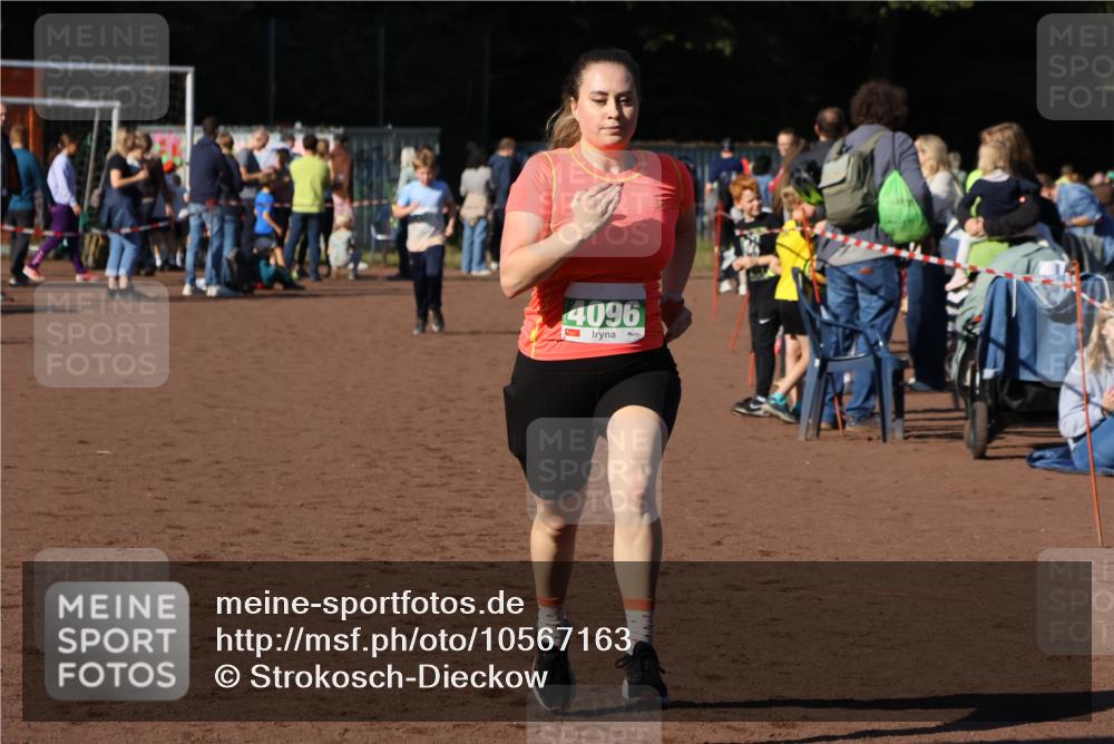 27.09.2026 - 35. Volkslauf durch das schöne Alstertal Strokosch-Dieckow http://msf.ph/oto/10567163 27.09.2026 11:01:55 Ziel 4096, 4211 meine-sportfotos.de