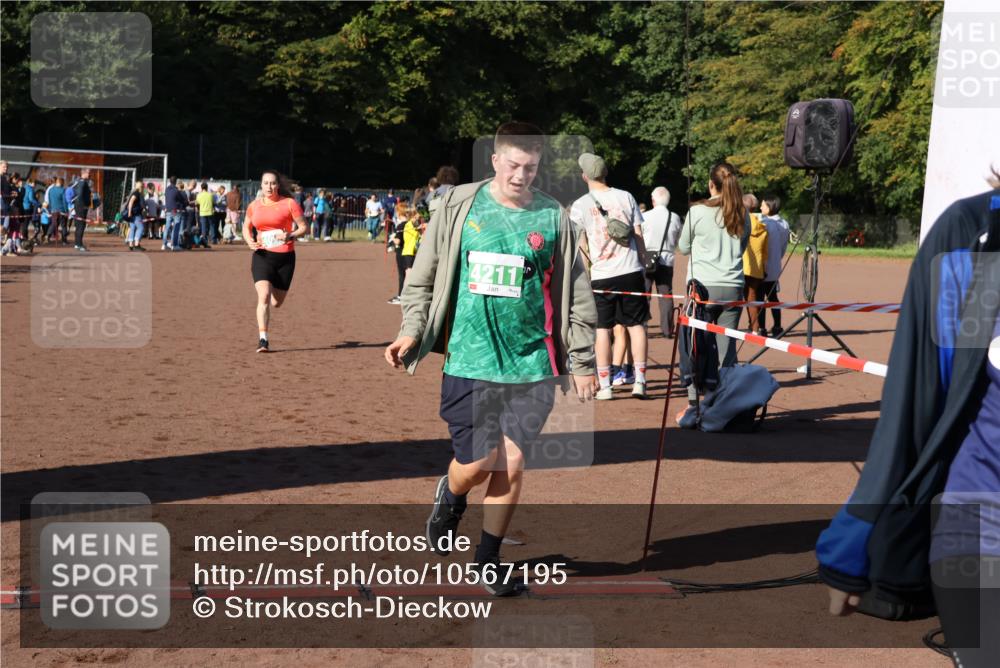 27.09.2026 - 35. Volkslauf durch das schöne Alstertal Strokosch-Dieckow http://msf.ph/oto/10567195 27.09.2026 11:01:54 Ziel 4079, 4096, 4211 meine-sportfotos.de