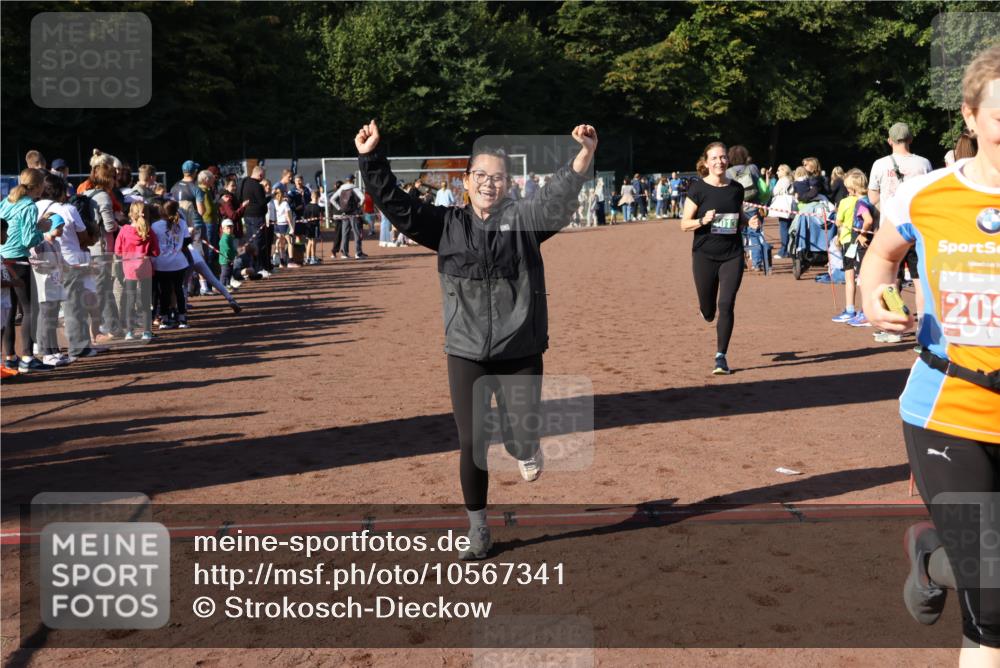 27.09.2026 - 35. Volkslauf durch das schöne Alstertal Strokosch-Dieckow http://msf.ph/oto/10567341 27.09.2026 11:01:19 Ziel 4013, 4173 meine-sportfotos.de